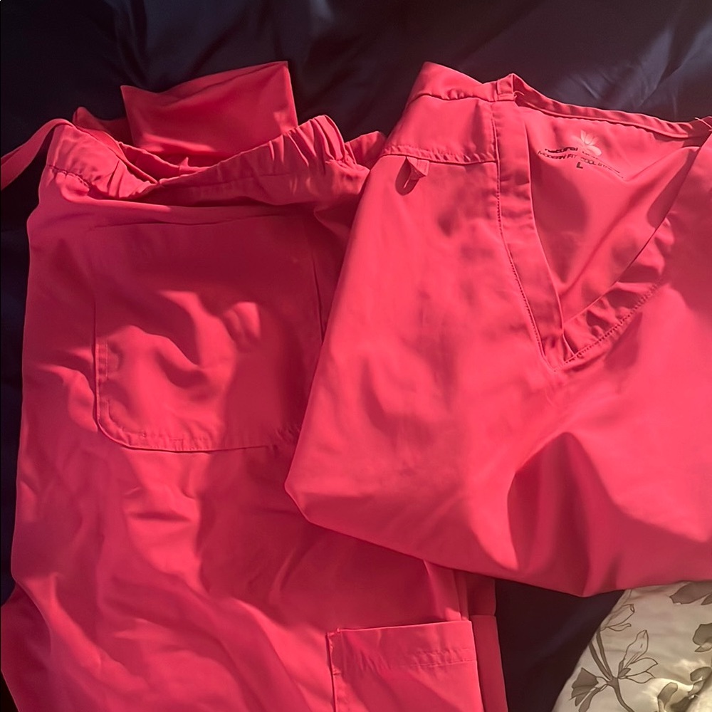 Pink scrub pant with Flowing modern fit cool stretch very comfortable worn once